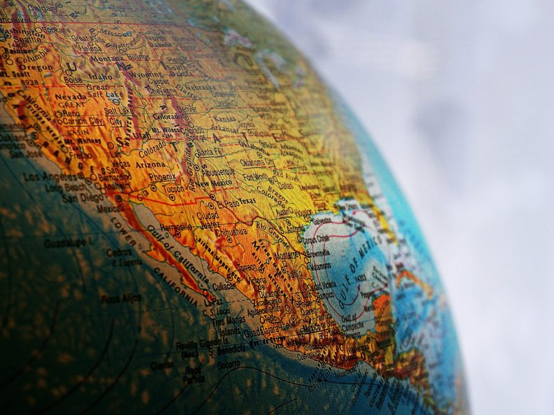 pexels-suzy-hazelwood-1098518